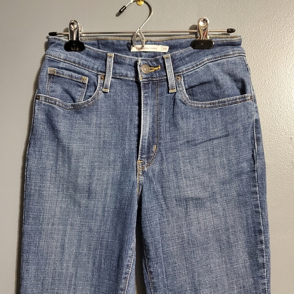 Levi's 721 High Rise Skinny Jeans Size 28 Medium Wash - Picture 2 of 6